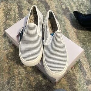 Tommy Bahama Flat Sailor Sneaker